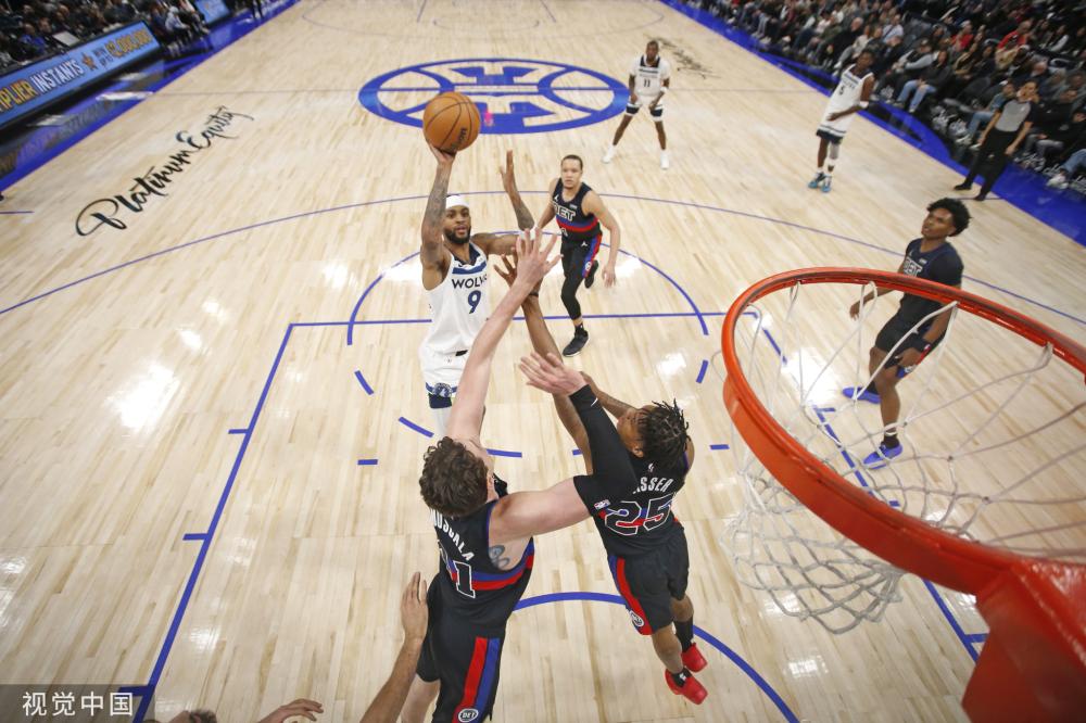 他用一个颇 他用一个颇