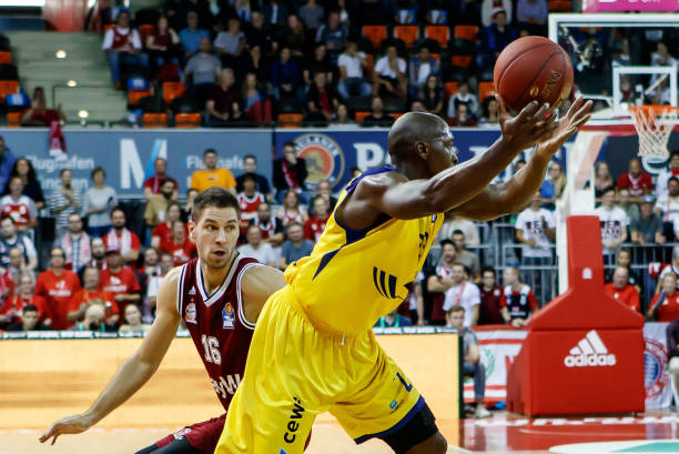 步相结合的 步相结合的