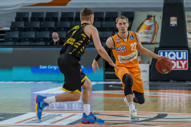 何将创新理 何将创新理